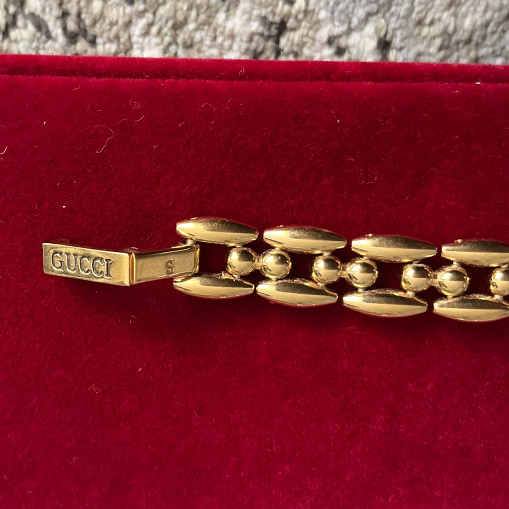 Beautiful DRESSY GUCCI chain bezel watch🔥🔥🔥 - Picture 8 of 16